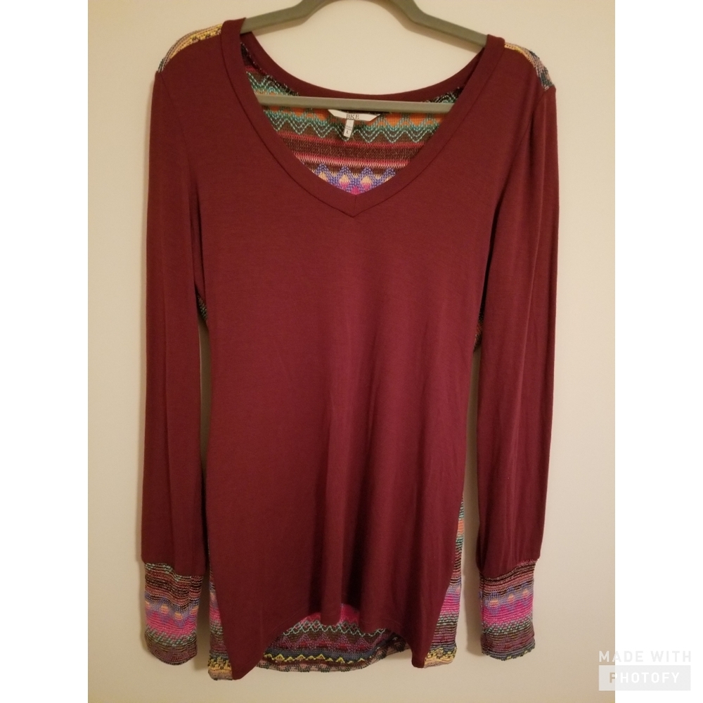 V neck women's long sleeve shirt